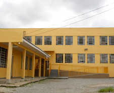 Colégio Estadual Julio Szymanski, em Araucária. 16-04-14.  