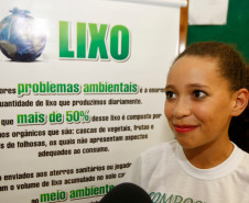 Colégio Estadual Olindamir Merlin Claudino, professora Giovana Aparecida Pereira Bento realiza projeto "Vermicompostagem: raspas e restos fazem a diferença”, aluna Bianca Leticia Santos. 08-05-14.  