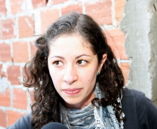 Colégio Estadual Olindamir Merlin Claudino, professora Giovana Aparecida Pereira Bento realiza projeto "Vermicompostagem: raspas e restos fazem a diferença”, Isabela Mazepa. 08-05-14.  