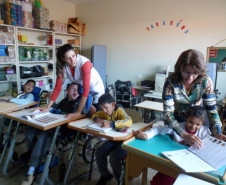 Escola de Cascavel implantou projeto Comunicação Alternativa, com uso de tablets e de software para trabalhar comunicação.