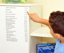 Alunos participam das oficinas de Educação Financeira e Fiscal com Cidadania, na Vila da Cidadania, em Piraquara, na Região Metropolitana de Curitiba. 