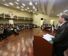 Pela manhã, o secretário da Educação participou da abertura do IV Seminário de Educação em Tempo Integral das escolas públicas da região Sudoeste, que contou com a presença de mais de 400 professores das redes pública estadual e municipal.