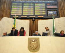 Os deputados estaduais aprovaram por unanimidade a mensagem do governador Beto Richa que concede reajuste de 6,28%.