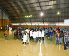 Drones com vôos controlados por rádio e robôs andando em trilhos e cordas marcaram o Primeiro Desafio de Robótica, realizado nesta quarta-feira (28) pelo Centro Estadual de Educação Profissional Pedro Boaretto Neto, em Cascavel. 28-05-14. 