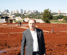 Novo Colégio Estadual Jardim Canadá, em Cascavel, na foto o chefe do Núcleo de Educação de Cascavel, Vander Piaia. 28-05-14.