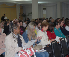 A Secretaria de Estado da Educação iniciou as atividades, nessa segunda-feira (2), em Foz do Iguaçu, do Simpósio da Formação das Equipes Pedagógicas para Atuarem nas Escolas da Educação Profissional. O evento promove uma maior integração entre cerca de 300 pedagogos e coordenadores de cursos de escolas que ofertam curso de técnicos de 16 núcleos regionais de educação.