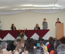 A Secretaria de Estado da Educação iniciou as atividades, nessa segunda-feira (2), em Foz do Iguaçu, do Simpósio da Formação das Equipes Pedagógicas para Atuarem nas Escolas da Educação Profissional. O evento promove uma maior integração entre cerca de 300 pedagogos e coordenadores de cursos de escolas que ofertam curso de técnicos de 16 núcleos regionais de educação.