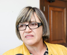 de Laranjeiras do Sul, região Centro-Sul do Paraná, conheceram o Palácio Iguaçu e a Assembleia Legislativa do Paraná na manhã desta terça-feira (3). O grupo formado por 28 diretores foi recebido pelo governador Beto Richa, pelo vice-governador Flávio Arns, pelo secretário da Educação, Paulo Schmidt, e pelo presidente da Assembleia, deputado Valdir Rossoni.. 03-06-14.
