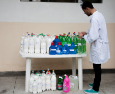 As famílias da região do bairro Uberaba, em Curitiba, que tiveram suas casas invadidas pela água vão receber a doação de materiais de limpeza para higienização de suas casas. A colaboração é dos alunos do curso técnico em Química do Centro Estadual de Educação Profissional de Curitiba (Ceep), em conjunto com a Paróquia São Paulo Apóstolo.