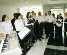 Coral Vozes da Educação canta para o dia do servidor público