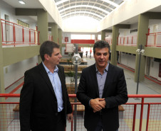 Governador Beto Richa, acompanhado pelo Prefeito Marcio Wosniack, Deputado Francisco Buhrer e demais autoridades, inaugura o Colégio Estadual de Educação Profissionalizante Erotides Angelo Nichele.
Fazenda Rio Grande, 27/06/2014
