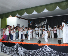 NRE realiza festival de cultura brasileira