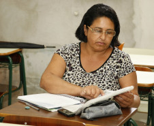 A Secretaria de Estado da Educação está com matrículas abertas para jovens e adultos que querem voltar a estudar. Os interessados devem procurar as escolas estaduais que oferecem cursos de Educação de Jovens e Adultos (EJA) e também os Centros Estaduais de Educação Básica para Jovens e Adultos (CEEBJA). As inscrições podem ser feitas até 1º de agosto. 
