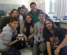 Doze estudantes da rede estadual de educação vão disputar a fase regional da Olimpíada Brasileira de Robótica (OBR) neste sábado, em Curitiba.