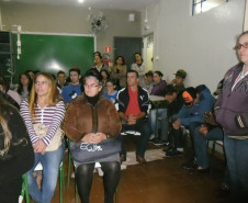 Quatro escolas da rede estadual na região de Ivaiporã, no Norte Central Paranaense, receberam a visita de um representante do Ministério Público, que conversou com alunos e professores. Os temas tratados incluíram o Estatuto da Criança e Adolescente, direitos e deveres dos estudantes, respeito aos profissionais e colegas, responsabilidade dos pais e o uso de drogas.