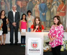 Escolas estaduais podem encaminhar até o dia 1º de setembro os textos selecionados para participar da terceira edição do concurso. Na foto, premiação do concurso realizada em 09/12/13.