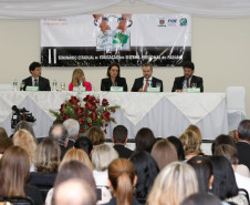 Cerca de 400 pessoas participam nesta semana, em Foz do Iguaçu, do 2º Seminário Estadual de Educação no Sistema Prisional do Paraná. O objetivo é o aprimoramento dos profissionais que atuam com escolarização e qualificação profissional dos presos. 11-08-14.
