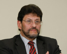 Cerca de 400 pessoas participam nesta semana, em Foz do Iguaçu, do 2º Seminário Estadual de Educação no Sistema Prisional do Paraná. O objetivo é o aprimoramento dos profissionais que atuam com escolarização e qualificação profissional dos presos. 11-08-14.
