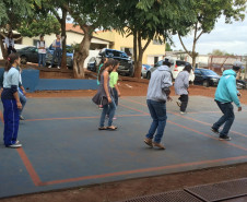No início do mês, a rotina dos alunos, professores e funcionários do Colégio Estadual Professor Francisco Lima da Silva, em Cascavel, Oeste do Paraná, foi modificada com a realização de várias atividades do projeto Intervenção Cultural. O evento buscou proporcionar para a comunidade escolar o acesso à cultura por meio da música, da dança, do desenho, da reutilização de materiais recicláveis e do esporte.