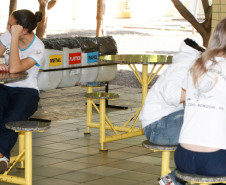 As questões ambientais fazem parte do dia a dia dos alunos, funcionários e professores do Colégio Estadual Eron Domingues, em Marechal Cândido Rondon, no Oeste do Estado. Há quatro anos foram implantadas cisternas para a coleta da água da chuva, e há dois anos o colégio construiu o próprio depósito para armazenamento dos resíduos sólidos. 12-08-14.