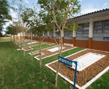 Colégio Estadual Humberto Alencar Castelo Branco na cidade de Jesuítas. 13-08-14.