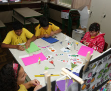 Colégio Estadual Ermelino de Leão, em Curitiba, realiza 2ª Mostra de Arte baseada em Poty Lazarotto. Alunos exibem trabalhos realizados em oficina contraturno.
