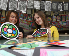 Colégio Estadual Ermelino de Leão, em Curitiba, realiza 2ª Mostra de Arte baseada em Poty Lazarotto. Alunos exibem trabalhos realizados em oficina contraturno.