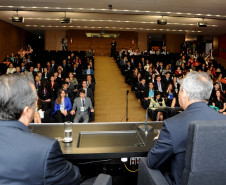 Jhenifer Mezzomo Spagnol participou do Jovem Senador, quando foi escolhida autora da 3ª melhor redação do Brasil, e do Jovem Parlamento, da Câmara Federal.