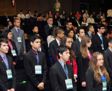 Jhenifer Mezzomo Spagnol participou do Jovem Senador, quando foi escolhida autora da 3ª melhor redação do Brasil, e do Jovem Parlamento, da Câmara Federal.