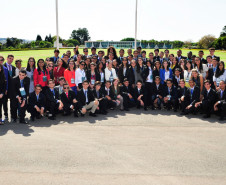 Jhenifer Mezzomo Spagnol participou do Jovem Senador, quando foi escolhida autora da 3ª melhor redação do Brasil, e do Jovem Parlamento, da Câmara Federal.