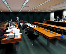 Jhenifer Mezzomo Spagnol participou do Jovem Senador, quando foi escolhida autora da 3ª melhor redação do Brasil, e do Jovem Parlamento, da Câmara Federal.