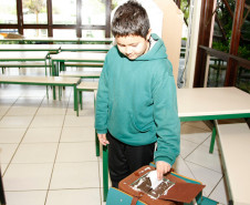 Vila da Cidadania - Alunos fazem eleições de vereadores e juízes da Vila da Cidadania. 29-09-14.