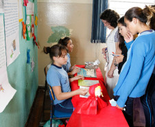 Colegio Estadual Dom Orione, semana cultural, alunos fazem apresentações dos trabalhos. 15-10-14.