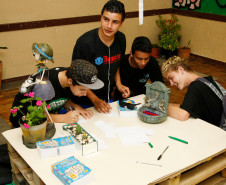 Colegio Estadual Dom Orione, semana cultural, alunos fazem apresentações dos trabalhos. 15-10-14.