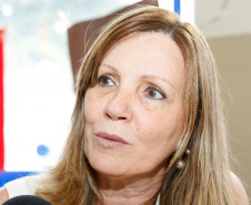 Colegio Estadual Dom Orione, semana cultural, alunos fazem apresentações dos trabalhos, na foto a Diretora Maria Ivonete Favarin Vendrametto. 15-10-14.  