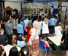 Colegio Estadual Dom Orione, semana cultural, alunos fazem apresentações dos trabalhos. 15-10-14.