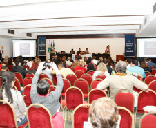 Representantes da Secretaria de Estado da Educação participaram do 2º Seminário do Pacto Nacional pelo Fortalecimento do Ensino Médio, que foi encerrado nessa terça-feira (21), em Curitiba. Promovido pela Universidade Federal do Paraná (UFPR) e Ministério da Educação (MEC), o evento debate ações para melhorias na implantação do programa em todo o Brasil. 21-10-14. 