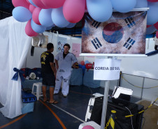 A cada dois anos o Colégio Estadual Jardim Porto Alegre, em Toledo, realiza a Mostra Tribos e Nações. Na sua oitava edição a atividade faz com que os alunos do ensino médio, a partir de uma área de interesse, pesquisem sobre outros países estabelecendo também conexões entre as disciplinas. Este ano, a atividade envolveu 350 estudantes.