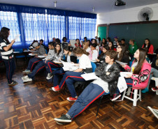 Colégio Estadual Professor Narciso Mendes, alunos se preparam para o ENEM. 27-10-14.