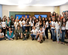 Colégio Estadual Luiz Augusto Morais Rego, de Toledo, visitou estúdios da RPCTV para aprender sobre funcionamento da televisão.