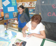 Colégio Estadual Horácio dos Reis promoveu um encontro entre os estudantes e escritores cascavelenses para uma conversa sobre a importância da leitura.