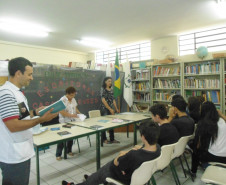 Colégio Estadual Horácio dos Reis promoveu um encontro entre os estudantes e escritores cascavelenses para uma conversa sobre a importância da leitura.