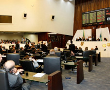 Decisão de alteração da lei, aprovada em plenário na Assembleia Legislativa, atende a solicitação de professores que tiveram um ano letivo (2014) comprometido por vários eventos.