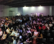 Mais de 250 alunos de 11 escolas da região Noroeste do Estado, que ofertam atividades extras em contraturno ou através do ensino em tempo integral, participaram na tarde dessa sexta-feira (7) do primeiro Festival Regional Artístico e Cultural da Educação Integral, realizado em Ubiratã.