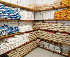 A Secretaria Estadual da Educação iniciou nesta semana a entrega da quarta remessa de alimentos não perecíveis da merenda escolar