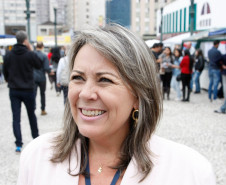 Mais de cinco mil pessoas visitaram a primeira Feira de Profissão da Secretaria Estadual da Educação realizada nesta sexta-feira (14), em Curitiba. Na foto Cristiane Cardoso. 14-11-14.