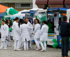Mais de cinco mil pessoas visitaram a primeira Feira de Profissão da Secretaria Estadual da Educação realizada nesta sexta-feira (14), em Curitiba. 14-11-14.