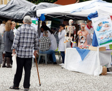 Mais de cinco mil pessoas visitaram a primeira Feira de Profissão da Secretaria Estadual da Educação realizada nesta sexta-feira (14), em Curitiba. 14-11-14.