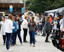 Mais de cinco mil pessoas visitaram a primeira Feira de Profissão da Secretaria Estadual da Educação realizada nesta sexta-feira (14), em Curitiba. 14-11-14.