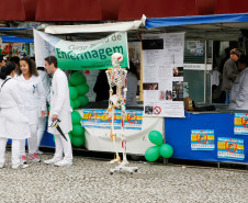 Mais de cinco mil pessoas visitaram a primeira Feira de Profissão da Secretaria Estadual da Educação realizada nesta sexta-feira (14), em Curitiba. 14-11-14.